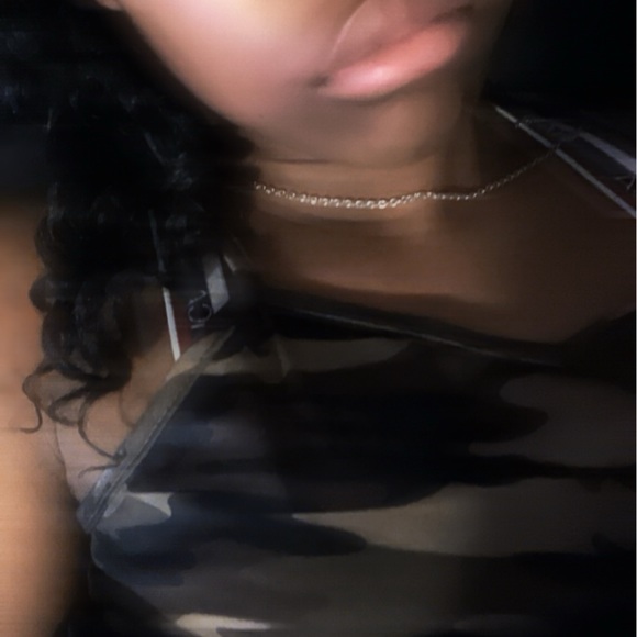 Meet your Posher, Brii - Picture 1 of 1